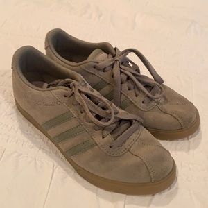 Adidas sneakers - size 6